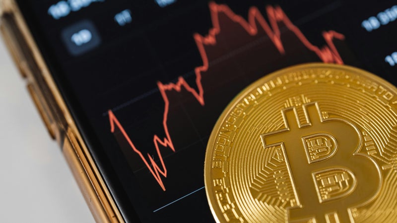 Le bitcoin dépasse les 80.000 dollars et ce n'est pas fini: un expert prédit un "cap" important en décembre 2026 grâce au prochain halving