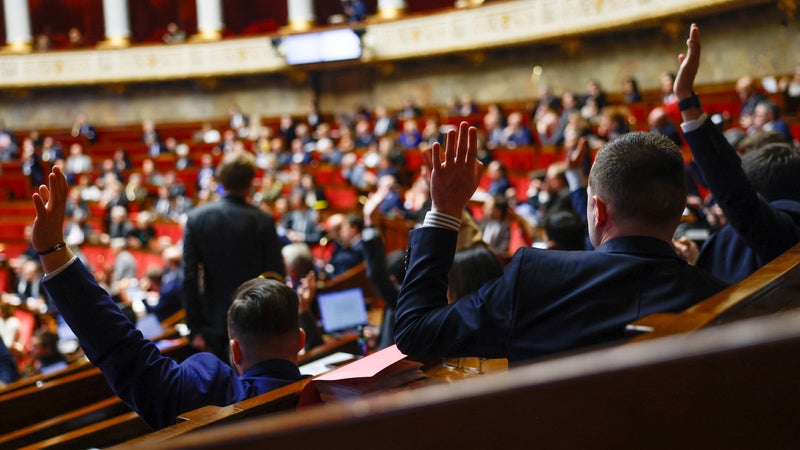 Les députés accusés de "tuer" le projet de budget de la Sécurité sociale en multipliant les suppressions de recettes pour plusieurs "milliards" d'euros