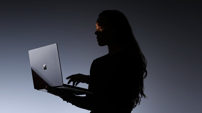 Microsoft dévoile le Surface Laptop Ultra, son ultraportable sous Windows animé par Nvidia, conçu pour "travailler, créer et jouer" et taillé pour avoir l'IA en son cœur