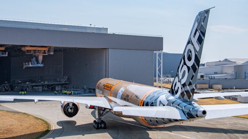 Hermétique à la flambée du kérosène, le transport aérien de marchandises continue de battre des records et dope la production d'avions cargo