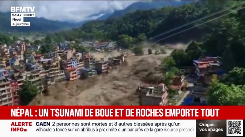 Inondations au Népal et au Tibet: les images de cette coulée de boue qui emporte tout sur son passage