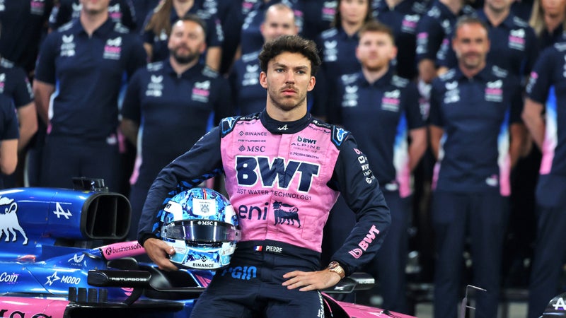 Pierre Gasly lors de la photo d equipe avec Alpine au Grand Prix d Abu Dhabi le 6 decembre 2025 2196587