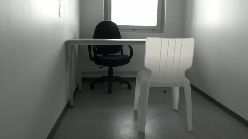 Un grand-père accusé d'avoir violé sa petite-fille dans un parloir (image d'illustration)