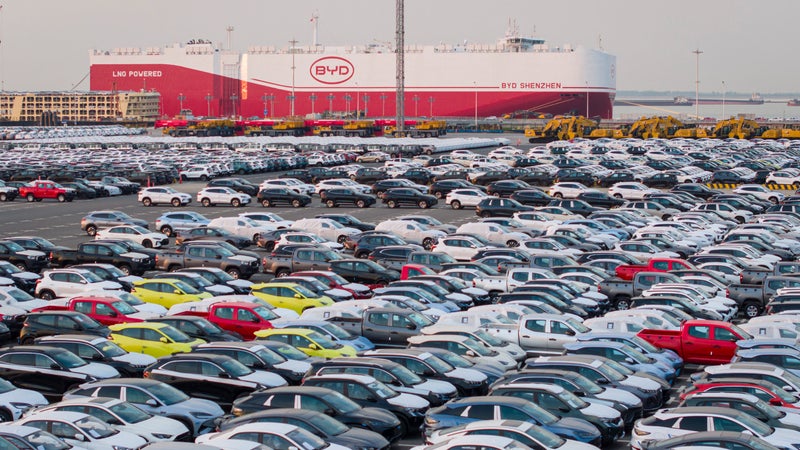 "Ça s’appelle ne pas être naïf": Bruxelles espère encore un accord avec la Chine, le patron de l'équipementier automobile Valeo défend lui une stricte préférence européenne