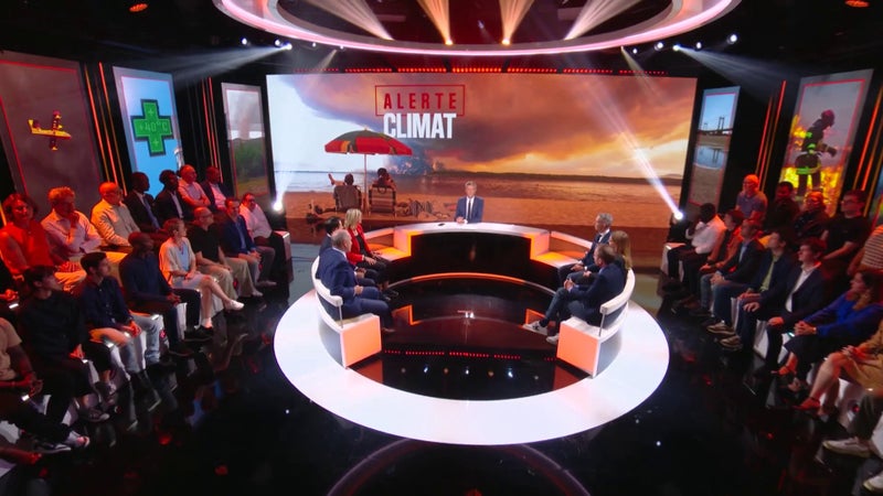 DIRECT. "Alerte climat, nos politiques hors-sol?": Aurore Lalucq demande "la taxation des superprofits au niveau européen"