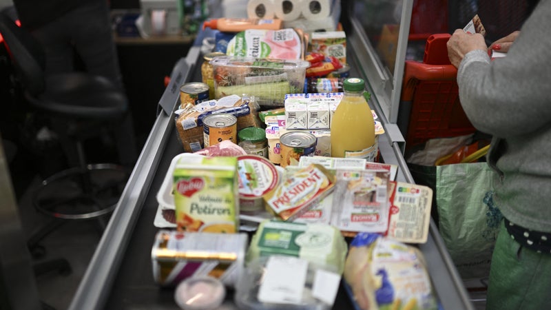 Les supermarchés proposent de plus en plus le paiement différé, comment ça marche et quels sont les risques?