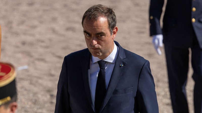 "Nous n'avons plus la possibilité de tout financer": Sébastien Lecornu demande à ses ministres de geler les dépenses de l'État au niveau de 2026 en réclamant 2,5 milliards d'euros d'économies en plus