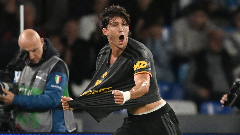 Un doublé héroïque: Balerdi enfile sa cape de sauveur pour arracher le nul de l'AS Roma à Naples