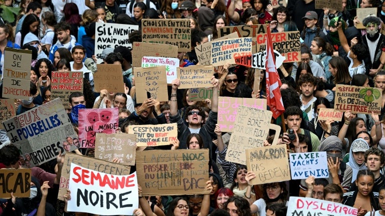 DIRECT. Colère des lycéens: de nouveaux blocages prévus pour l'"acte V" de la mobilisation, des manifestations organisées partout en France