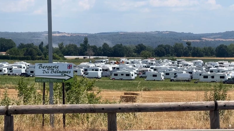 "Ça va coûter 50.000€": ces maires désemparés face aux installations illégales de gens du voyage