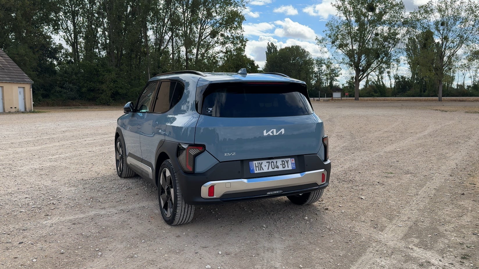 Les feux en partie basse à l'arrière du Kia EV2.
