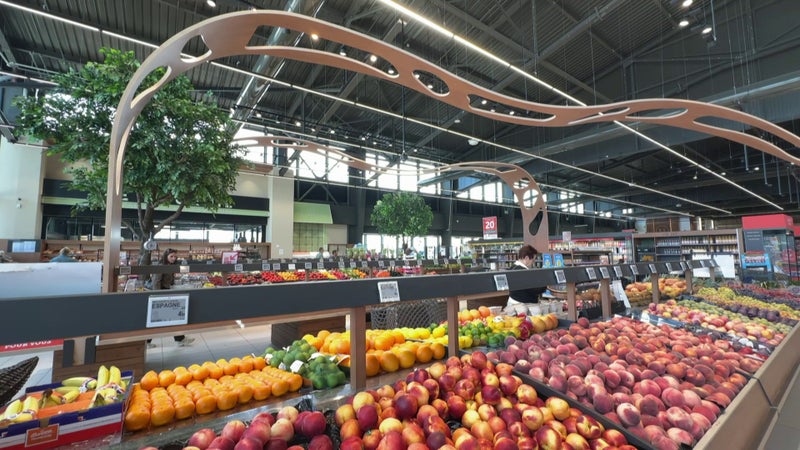 EN VIDEO. Pourquoi ce Super U qui vient d'ouvrir près de Disneyland est distingué parmi les supermarchés les plus remarquables d’Europe