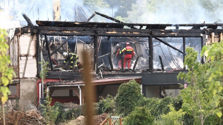 Incendie mortel dans un gîte de Wintzenheim: la piste d'"une bougie allumée par un des animateurs" privilégiée par le parquet