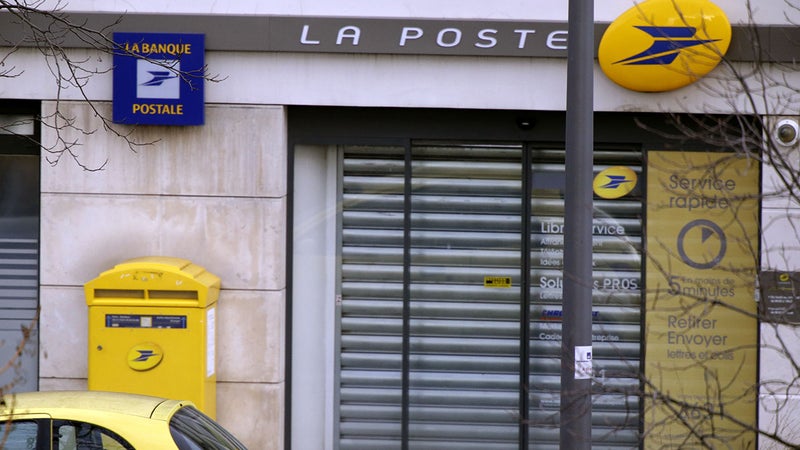 "En aucun cas une liste de fermetures": La Poste conteste la suppression annoncée de 471 bureaux et dénoncée par les syndicats