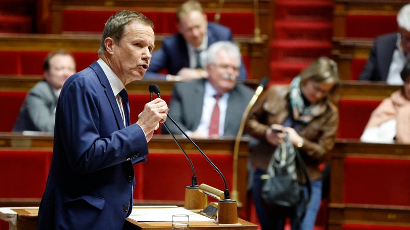 DIRECT. Présidentielle: Nicolas Dupont-Aignan promet "un plan pour rétablir l'ordre et bloquer l'immigration"