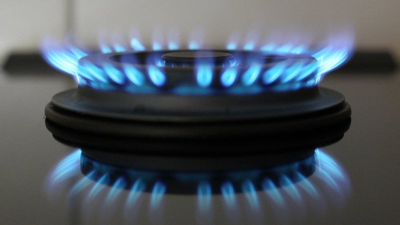 "On subit et on va encore réduire les loisirs": la nouvelle hausse du prix du gaz en septembre inquiète