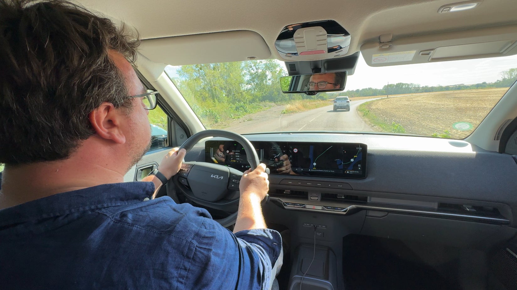 Le véhicule reste orienté confort même si la motorisation électrique garantit un certain dynamisme.
