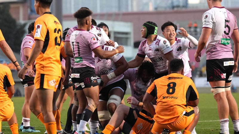 "Un coup de chaleur sévère": un joueur de rugby fidjien évoluant au Japon meurt à 26 ans