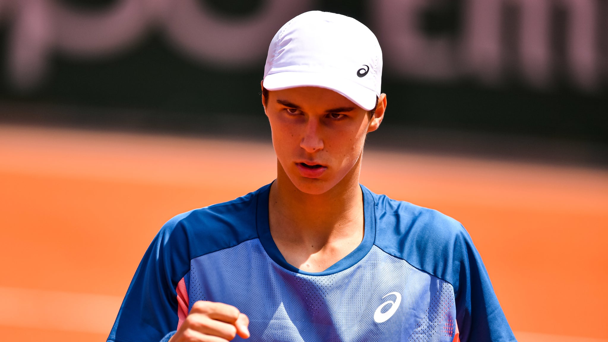 Tennis: vainqueur de Roland-Garros juniors en 2022, Gabriel Debru renoue avec le circuit ATP (et avec la victoire)