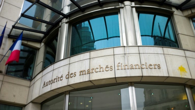 Placements financiers: l'AMF alerte contre la plateforme BitKelTrade et ses méthodes d'arnaque de masse