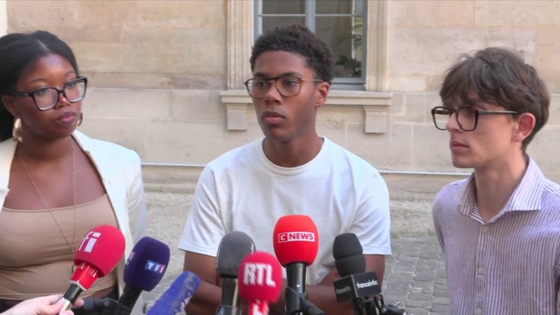 Lycées bloqués: les représentants du mouvement se "désolidarisent" des violences mais appellent à "poursuivre la mobilisation"