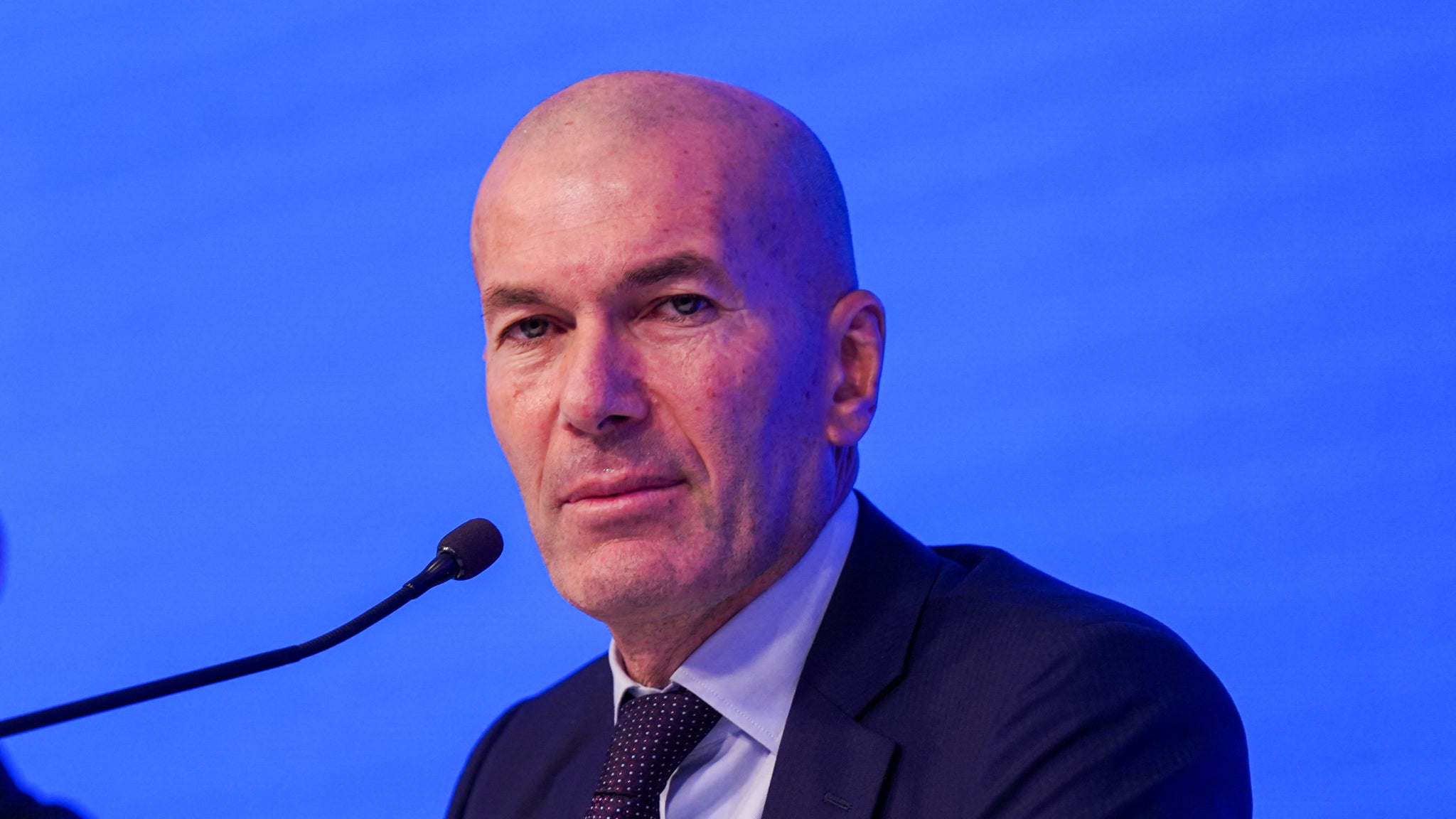 Applaudissements, autographes et grands sourires: la première réussie de Zinédine Zidane vue de l'intérieur