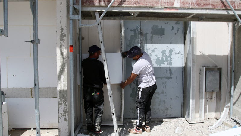 Marine Le Pen veut supprimer les contraintes liées au DPE et remplacer MaPrimeRénov' par un prêt à taux zéro: faut-il vraiment revoir les dispositifs de rénovation énergétique en France?