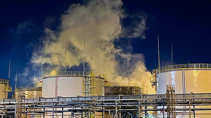 Guerre en Ukraine: incendie dans une raffinerie de pétrole en Russie après une attaque de drone