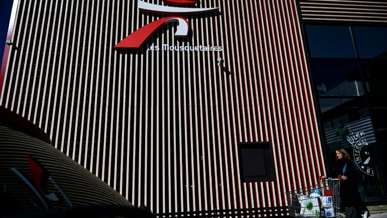 La température est montée jusqu'à 50 degrés: une cyberattaque contre les systèmes frigorifiques provoque la destruction de produits frais dans des centaines d'Intermarché et de Super U