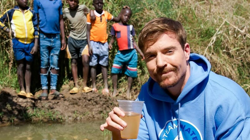MrBeast, premier youtubeur mondial, s'associe à Google pour un programme en environnement extrême où il devra survivre en s’aidant de Gemini, de Google Health et d’un Fitbit Air