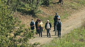Monique Olivier et la  juge Sabine Kheris, non loin d'Issancourt-et-Rumel, le 31 août 2021