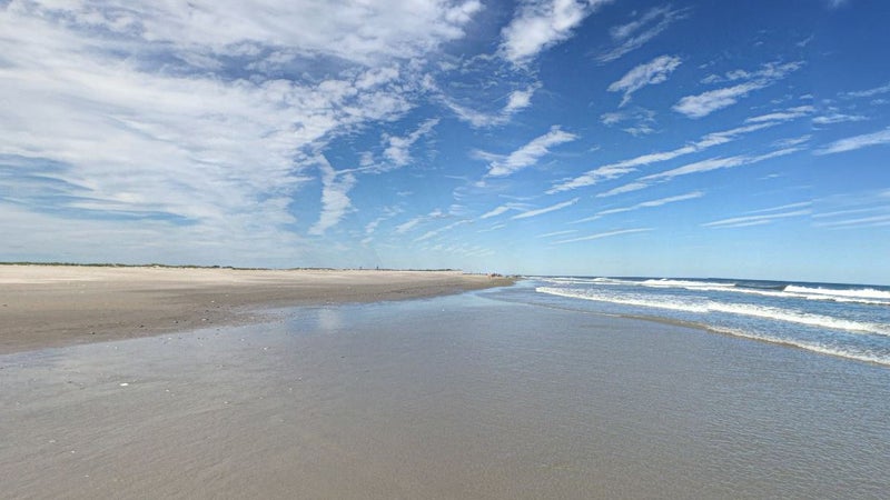 Un torse et des jambes ont été retrouvés sur la plage de Breezy Point à New York (Etats-Unis).