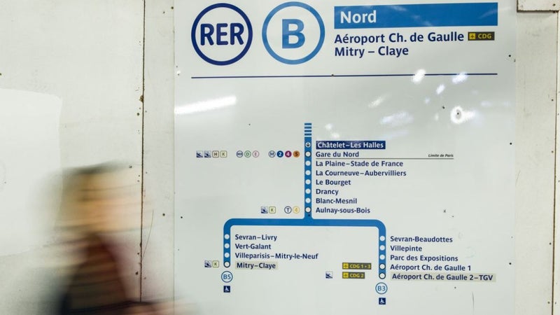 Lignes fermées, trajets "effroyables": dans les transports franciliens la colère gronde contre la SNCF et la RATP