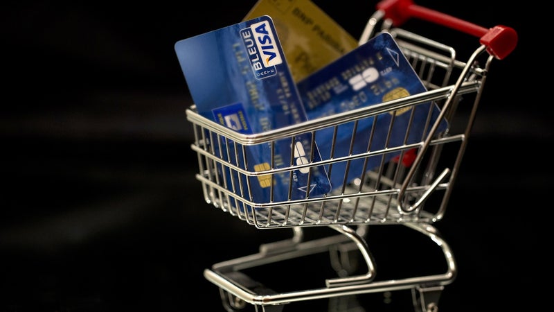 "Un flicage des pauvres"? Ce que vont changer les nouvelles règles pour le découvert bancaire le mois prochain