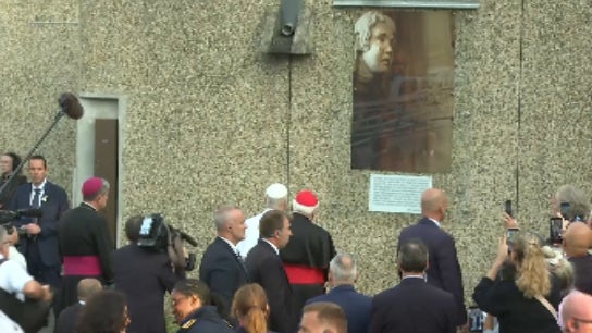 DIRECT. Pape en France: Léon XIV se recueille devant la photo de "l'enfant qui pleure" dans le sanctuaire de Lourdes