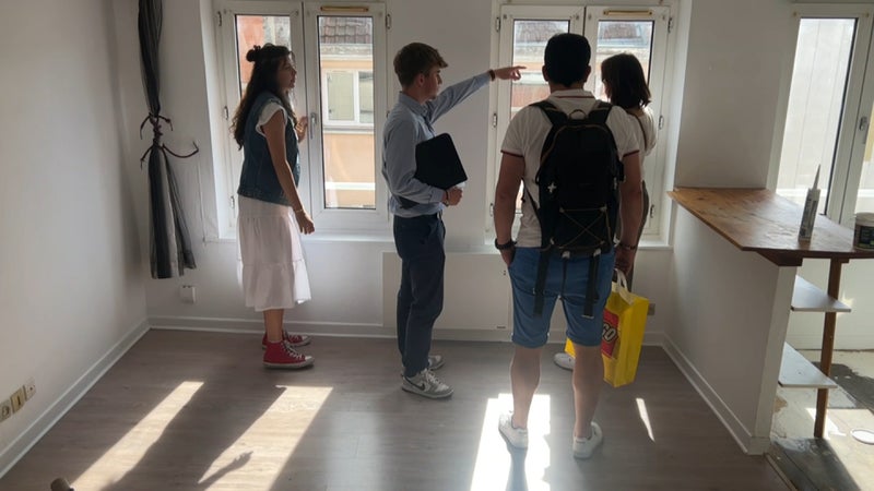 Agences "harcelées d'appels", plus d'un an de recherche, 1.200 euros par mois le studio... La galère sans fin (et qui empire) des étudiants pour se loger