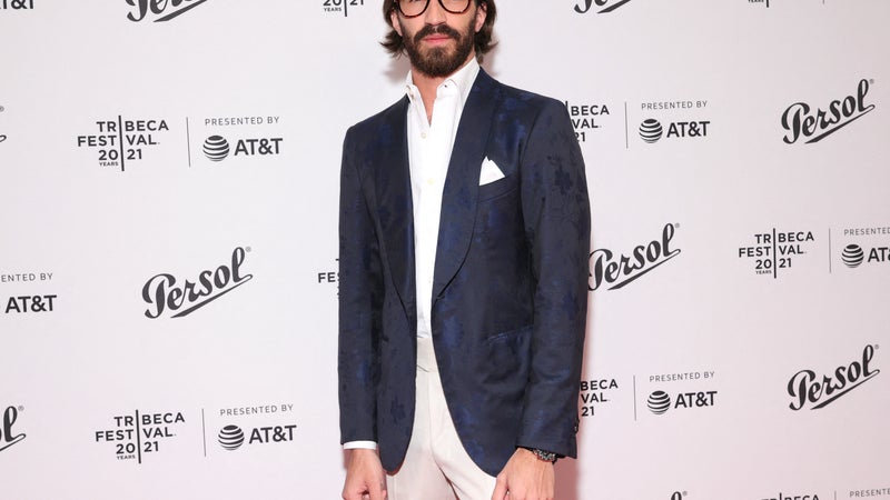 Déplorant une gestion de l'entreprise devenue "distante" et "impersonnelle", le fils de l'ancien président d'EssilorLuxottica annonce quitter le géant des lunettes