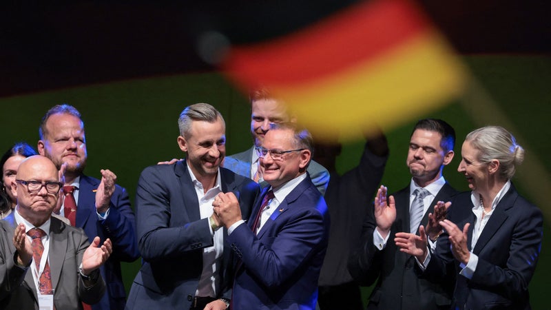 Victoire de l'extrême droite en Allemagne: la gauche et le centre françaises expriment leurs inquiétudes, silence du RN