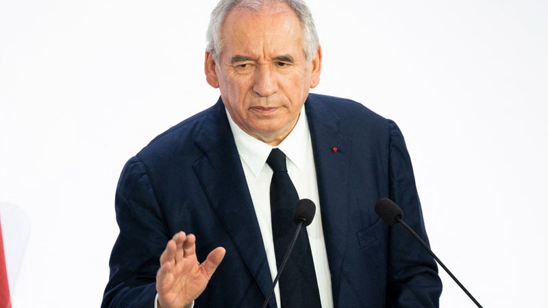 DIRECT. Présidentielle: François Bayrou estime qu'une victoire de Marine Le Pen serait "un drame ultime pour la France"
