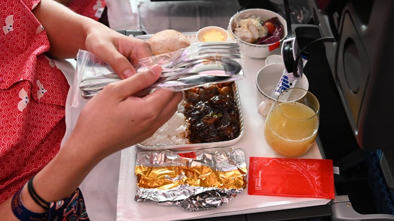 Choix du siège, repas, supplément bagage, embarquement rapide... Les multiples options rapportent toujours plus gros aux compagnies aériennes