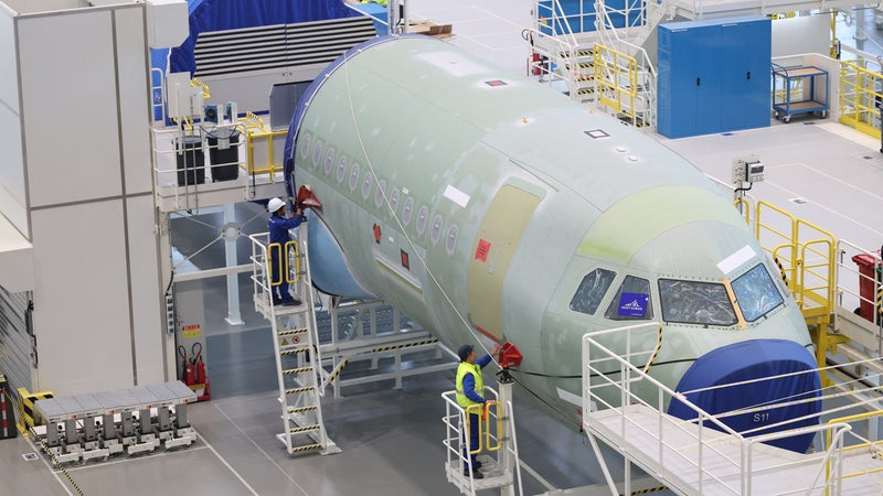 Le gigantesque réseau chinois de trains à grande vitesse ne cesse de s’étendre: Airbus revoit à la baisse les besoins en avions neufs du pays