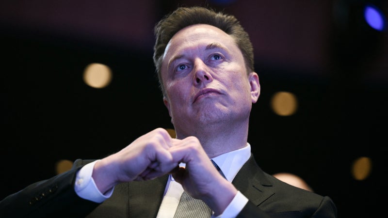 9,5 milliards de dollars pour payer des fonctionnaires à ne pas travailler: Elon Musk devait faire faire des économies à l’État américain mais son remède a coûté très cher