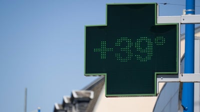 Un thermomètre de pharmacie indique une température de 39° C (image d'illustration).