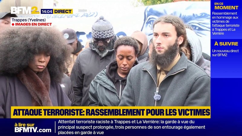 Une minute de silence observée lors du rassemblement pour les victimes de l'attentat terroriste raciste à Trappes et La Verrière