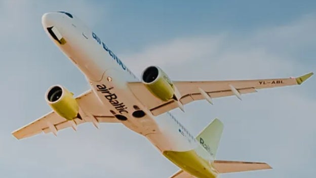 Face à la flambée des prix du kérosène, la compagnie aérienne lettone AirBaltic se place sous la protection du chapitre 11 du Code américain des faillites pour restructurer sa dette