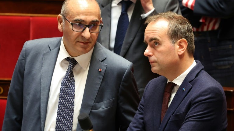 Le ministre de l'Intérieur Laurent Nuñez à gauche et à droite le Premier ministre Sébastien Lecornu à l'Assemblée nationale à Paris le 7 octobre 2026. Illustration