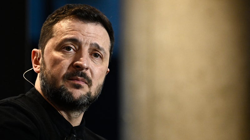 L'avion de Volodymyr Zelensky a failli être touché par un drone tandis qu'il était en route vers la Norvège