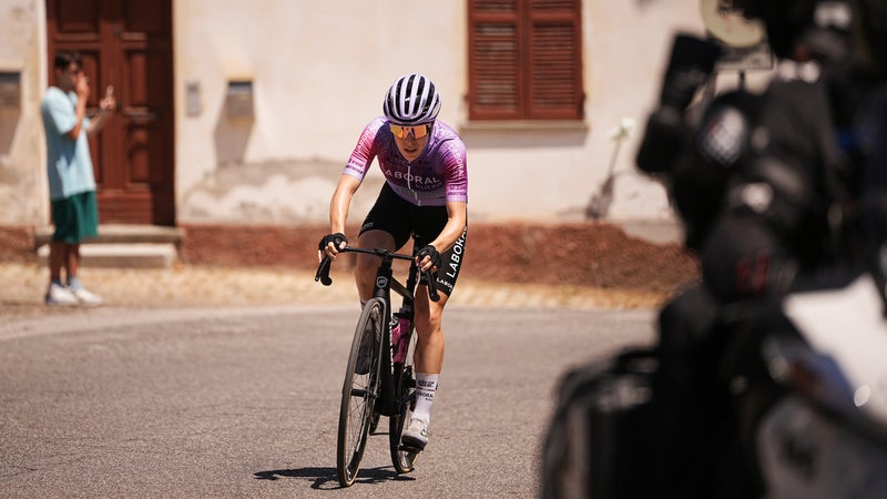 Usoa Ostolaza de l equipe Laboral Kutxa Fundacion Euskadi lors du Giro d Italie le 11 juillet 2025 2327478