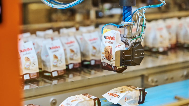 "Une prouesse technologique pour éviter qu’il explose": Nutella nous ouvre les portes de son usine à cookies en France, un ancien joyau de Delacre de 1931