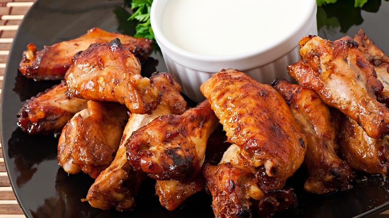 Moins de 65% de viande dans certaines références: que contiennent vraiment les manchons de poulet en sachet?